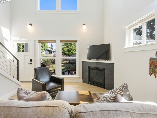 Foto del edificio - 6132 SE Ramona St