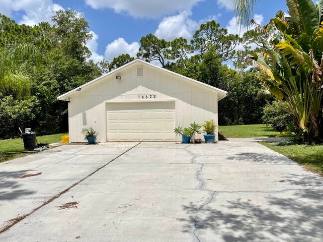 Building Photo - 16623 130th Way N