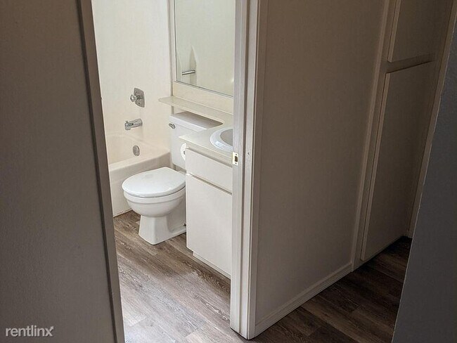 Building Photo - 2 br, 1 bath House - 325 Marian Way