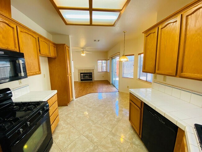 Foto del edificio - Laguna Home with a Pool Located on Quiet C...