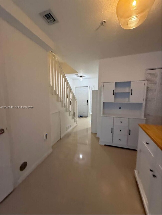 Foto del edificio - 2198 NE 167th St
