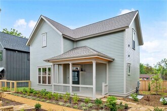 Building Photo - 267 E 11th St