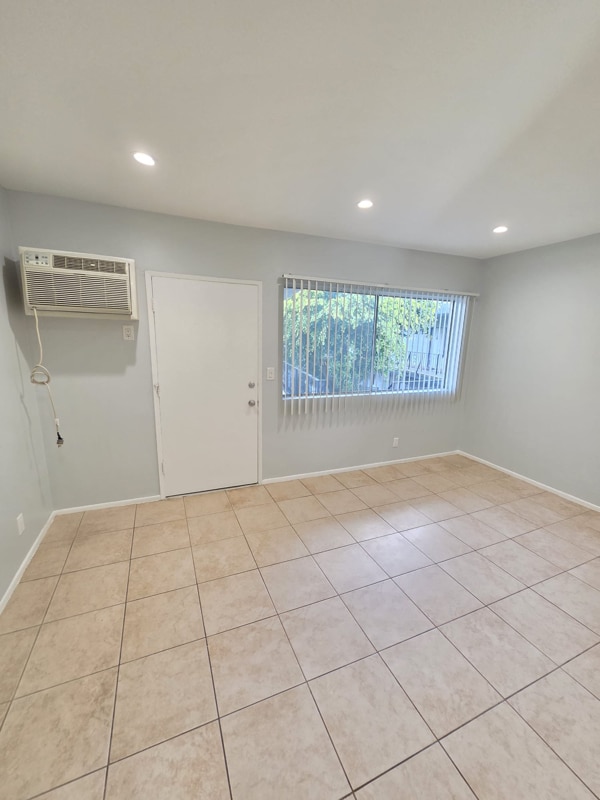 Foto del edificio - 4660 Kester Ave