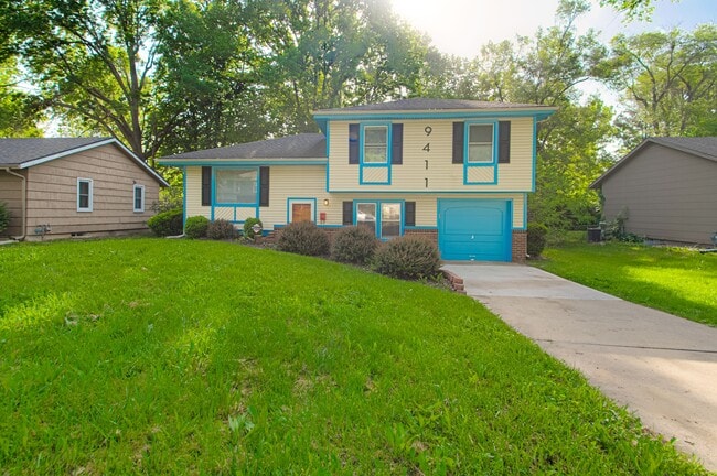 Building Photo - 9411 Fairwood Dr