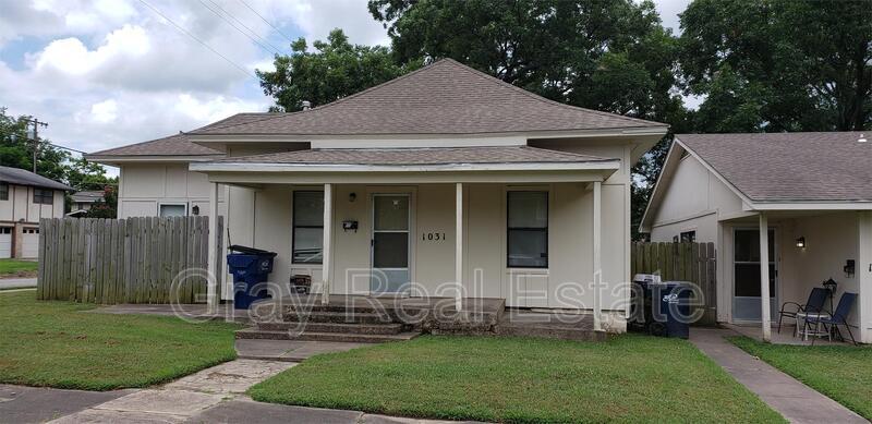 Primary Photo - 1031 E 8th St