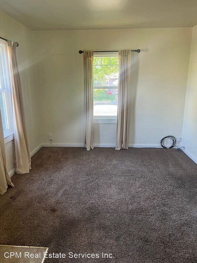 Building Photo - 1 br, 1 bath House - 303 SW Pine Street