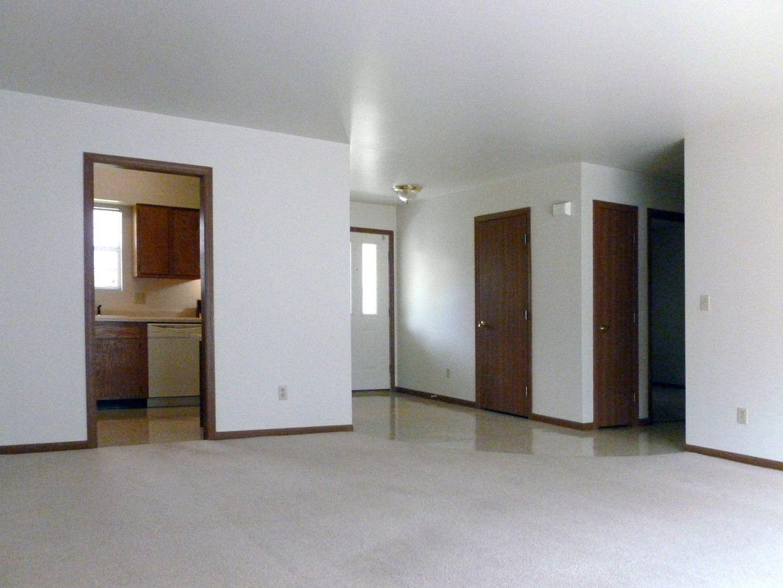 Building Photo - 60 Pear Tree Ln
