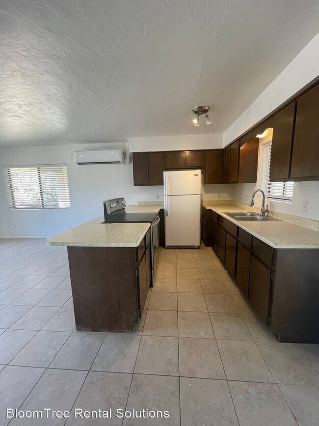 Building Photo - 2 br, 1 bath House - 12765 N Williamson Va...