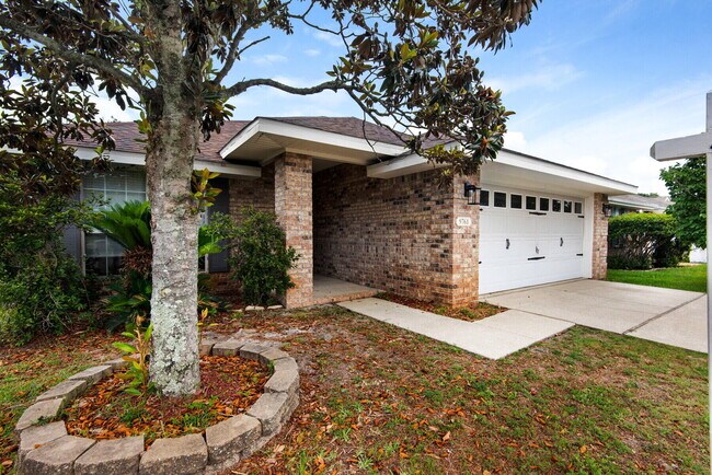 Foto del edificio - 9761 Leeward Way