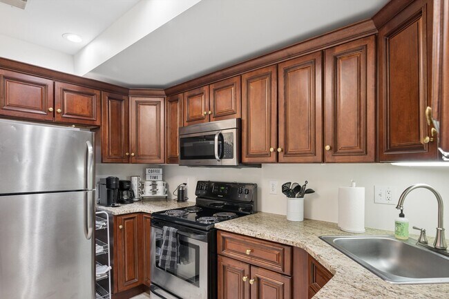 Building Photo - 425 Broadway