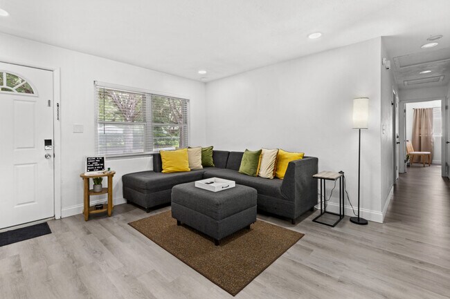 Foto del edificio - 3204 NW 10th St