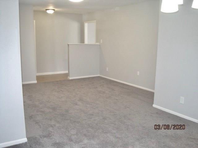 Foto del edificio - 16011 Hickory Knoll Dr