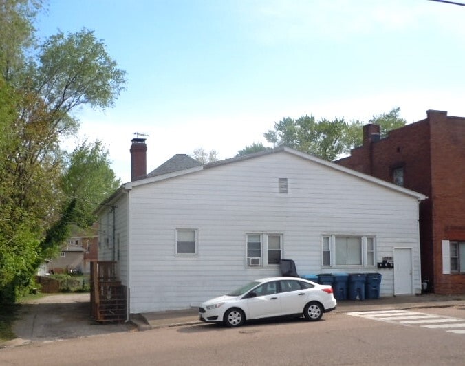 722 E Clay St Unit 3, Collinsville, IL 62234 Condo for Rent in