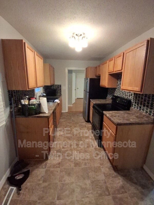 Foto del edificio - 10030 Redwood St NW