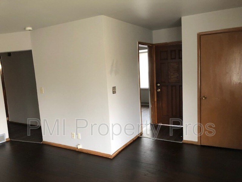4633 W Villard Ave, Milwaukee, WI 53218 Condo for Rent in Milwaukee