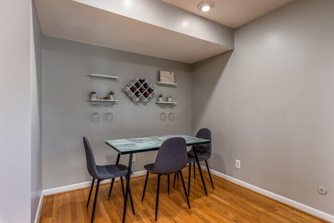 Building Photo - 3501 Roswell Rd NE