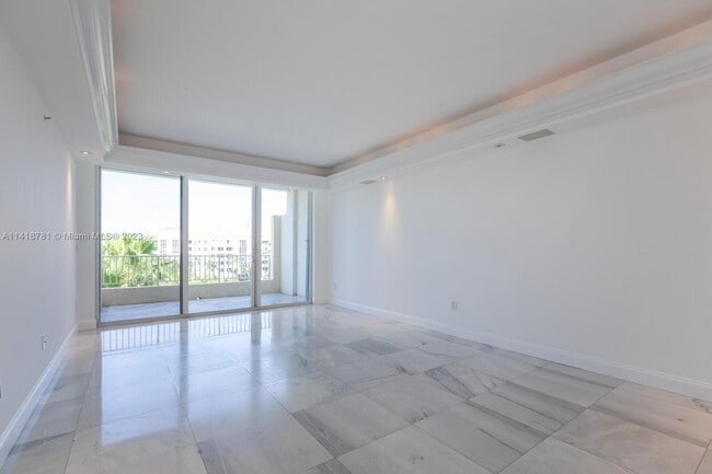 Building Photo - 711 Crandon Blvd