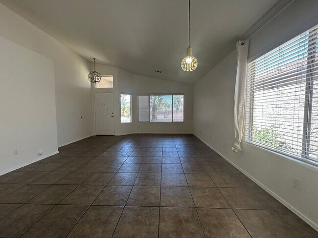 Foto del edificio - 3861 E Redfield Ct