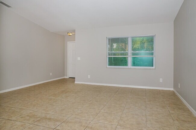 Foto del edificio - 23194 Rye Ave