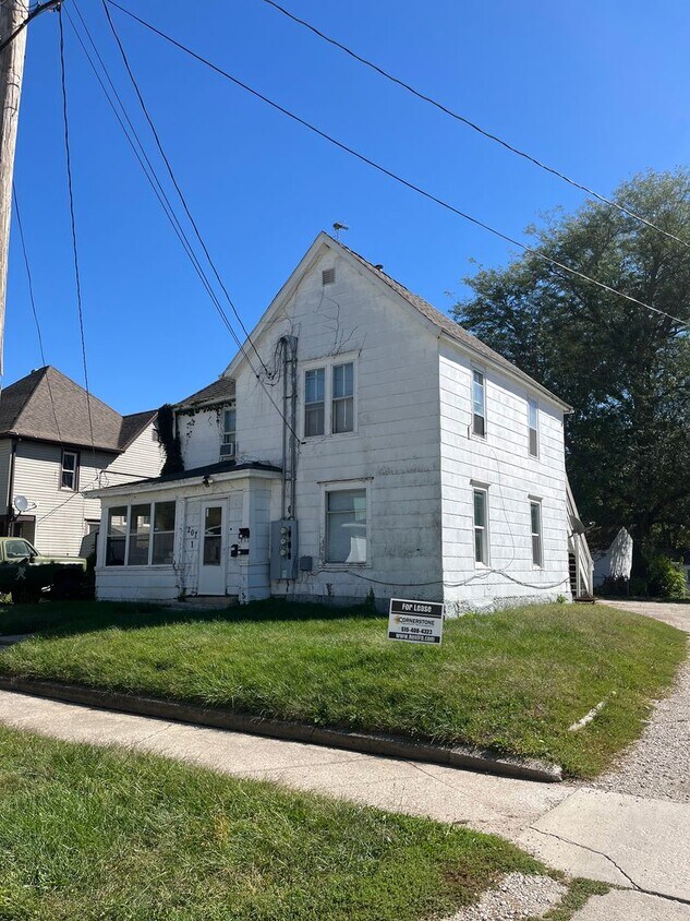 Primary Photo - 207 K St