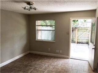 Foto del edificio - 12026 Mighty Oak Dr