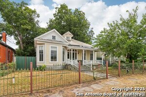 Building Photo - 109 Paso Hondo St