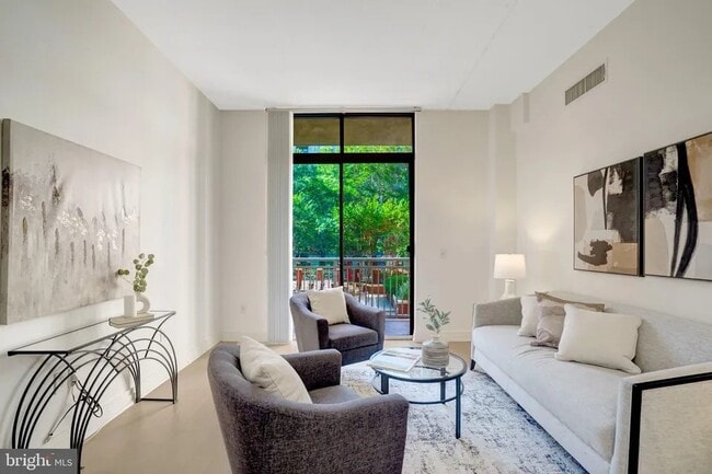 Living Room - 1201 N Garfield St