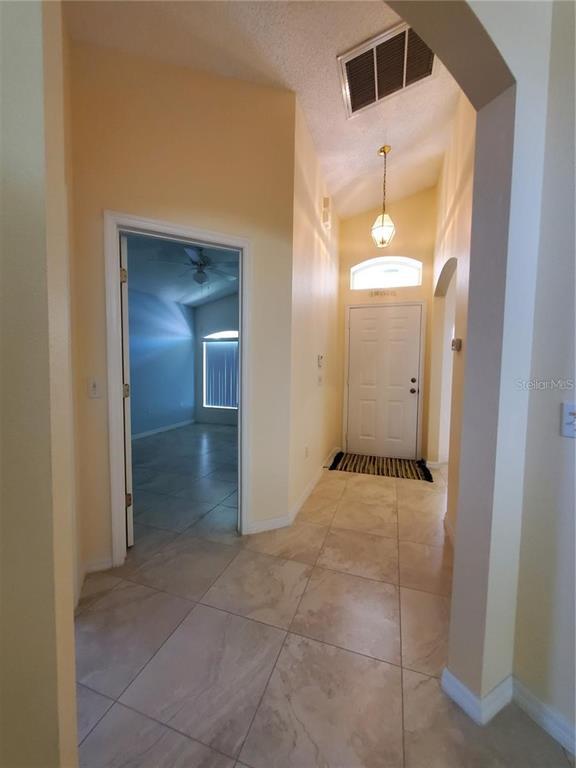 Building Photo - 539 Lady Diana Dr