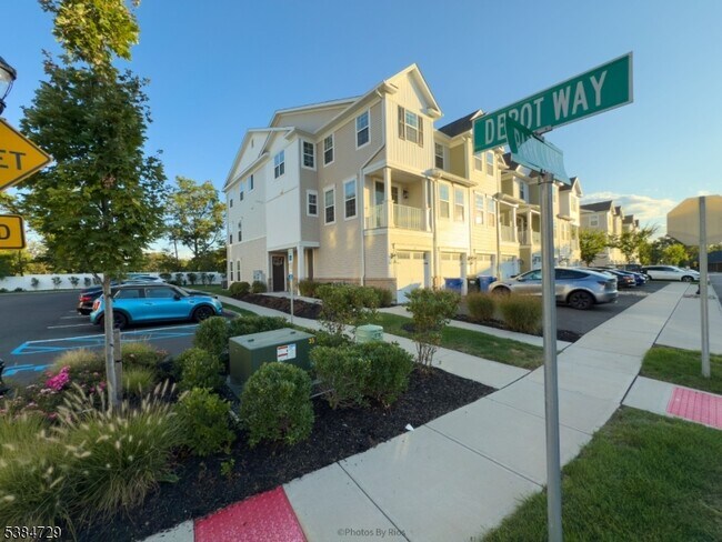 Building Photo - 246 Park Ln