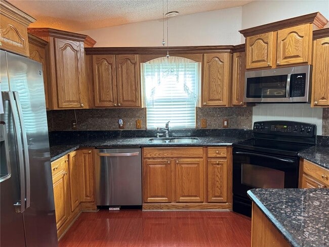 Building Photo - 1605 Cherry Hill Rd