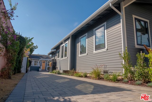 Foto del edificio - 3858 Seneca Ave