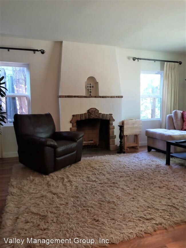 Building Photo - 3 br, 2 bath House - 1315 Newport Ave