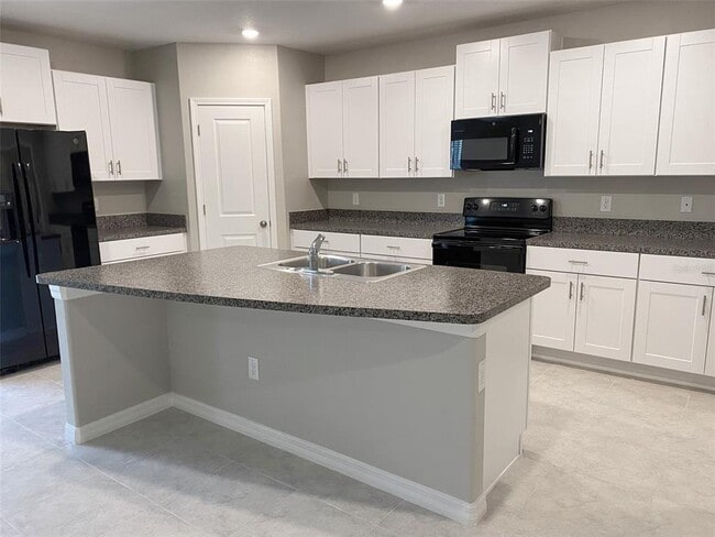 Building Photo - 4124 Hanover Dr