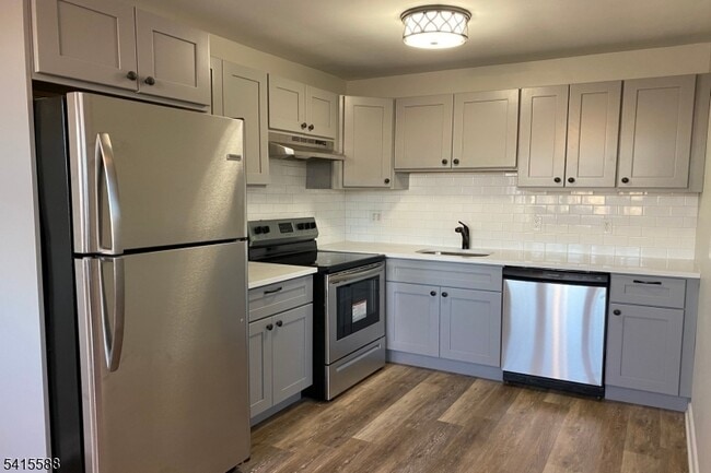 Building Photo - 35 S Willow St