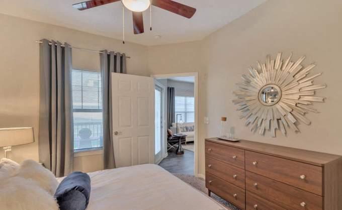 Foto principal - 1 bedroom in Houston TX 77090