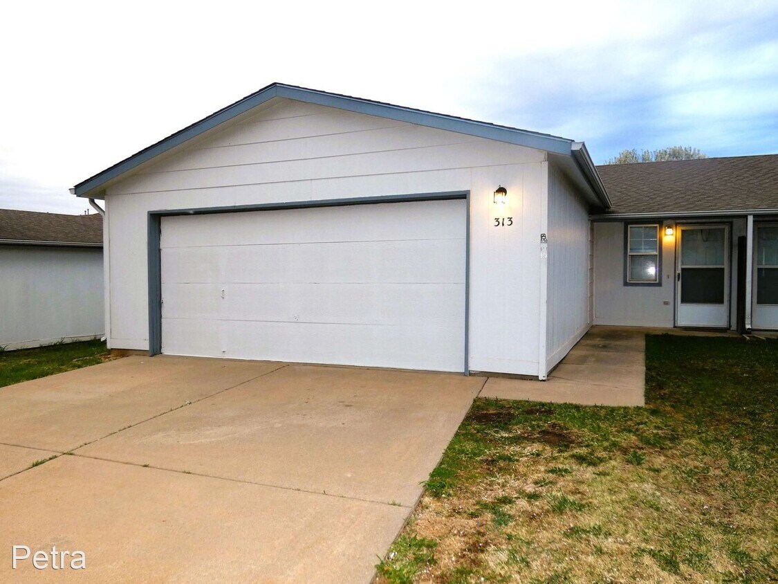 Primary Photo - 3 br, 2 bath House - 313 N Zachary St