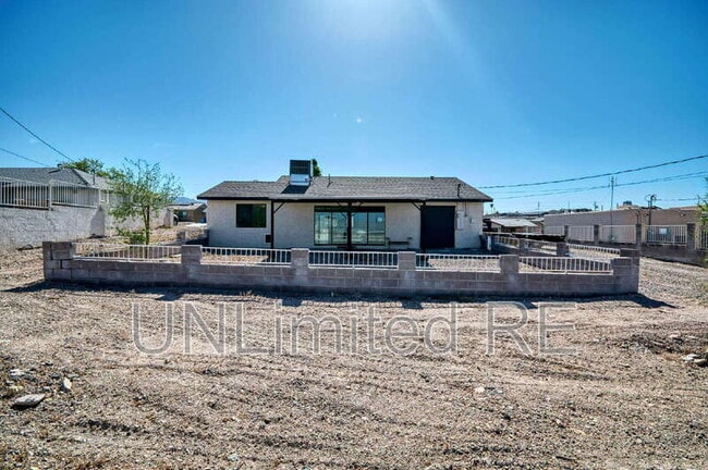 Building Photo - 1435 Beefeater Dr