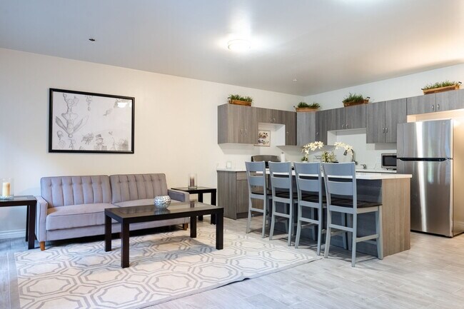 Foto del edificio - 8968 Wonderland Ave