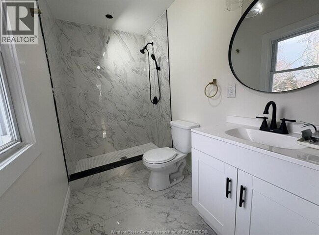 Photo du bâtiment - 786 Chatham St E