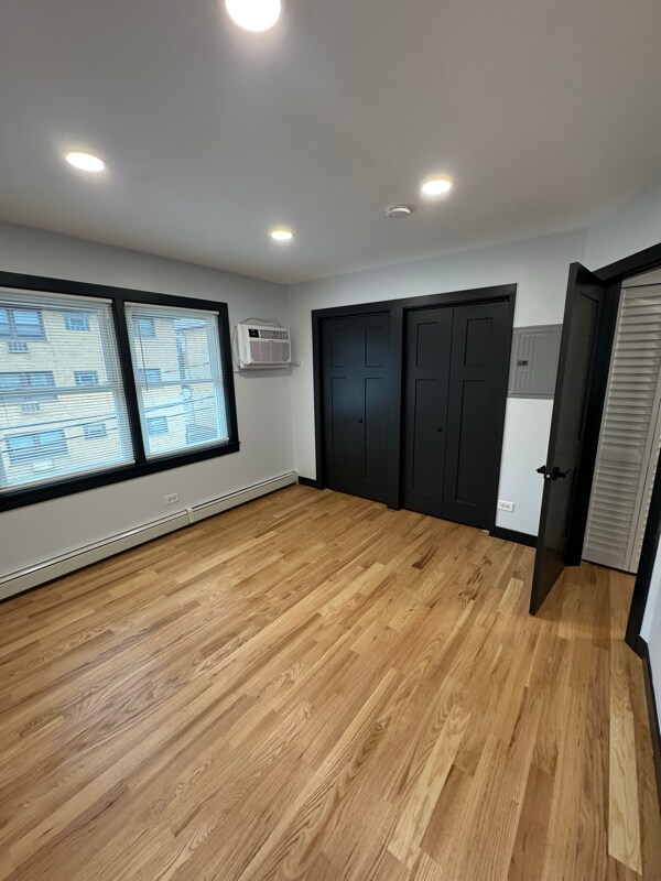 Foto del edificio - 5916 N Odell Ave