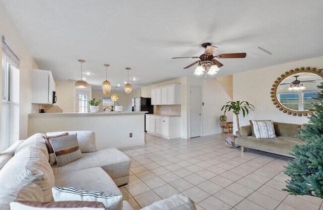 Building Photo - 11430 Moonlight Ridge Dr