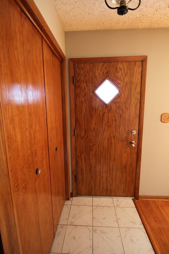 Building Photo - 651 N Kenilworth Ave