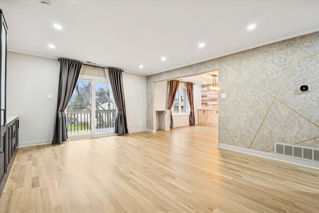 Building Photo - 42 Golf Club Dr