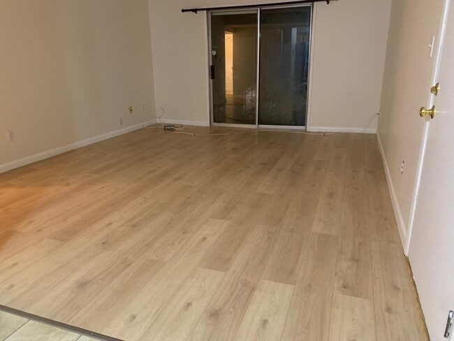 Foto del edificio - 85 Ford St