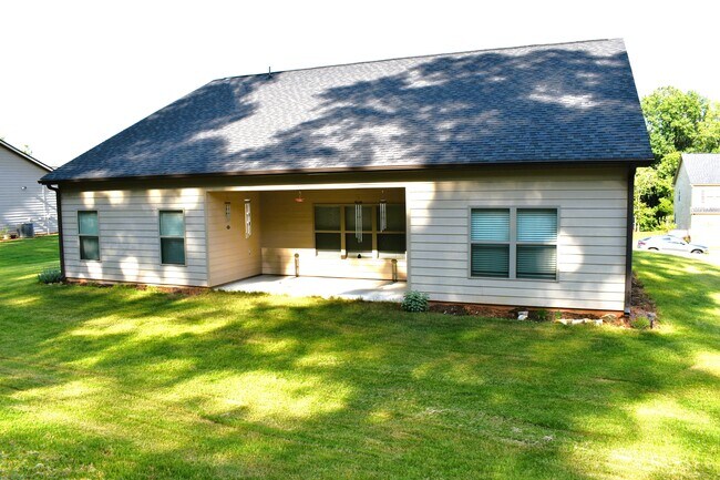 Patio y patio trasero - 35 Blossom Wood Dr