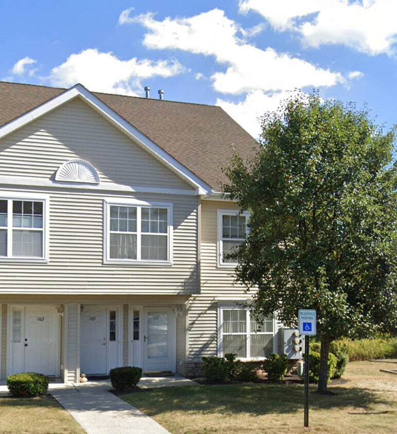 Primary Photo - 1165 Maggie Rd