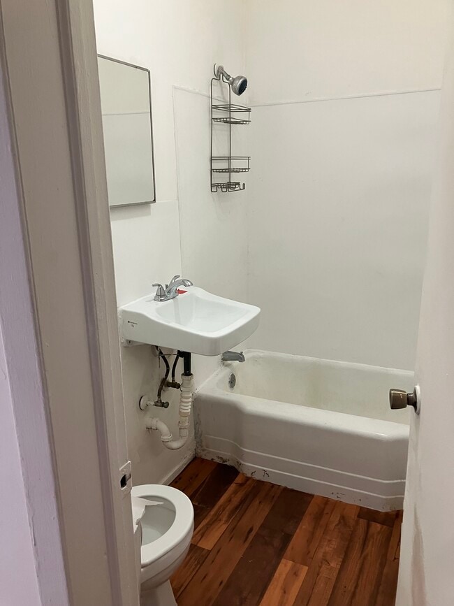 Building Photo - 48 Carlton Ave