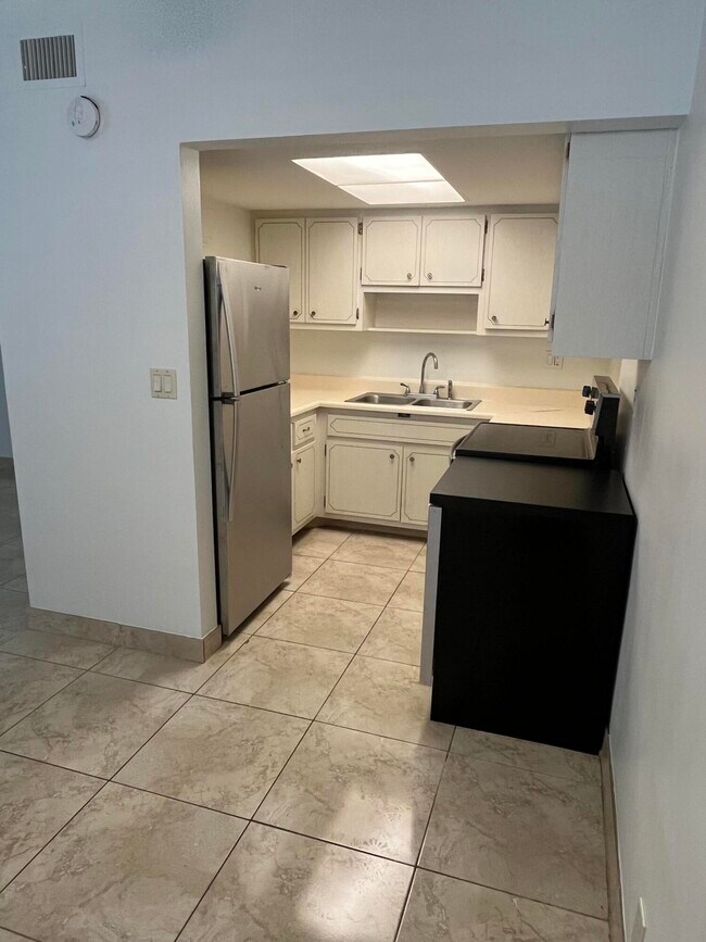 Foto del edificio - 3220 NE 10th St