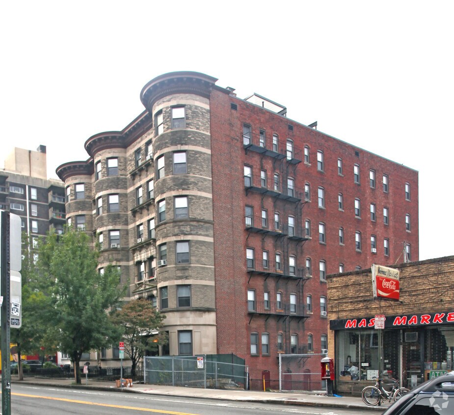 884888 Massachusetts Ave, Cambridge, MA 02139 Apartments in