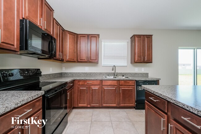 Foto del edificio - 6805 Trent Creek Dr